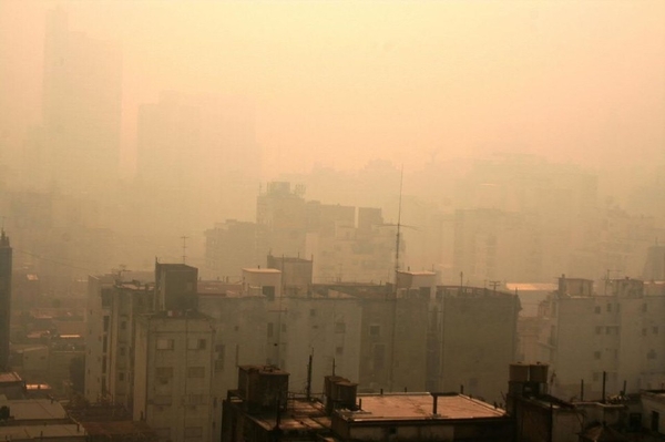 El humo de los incendios en el delta del Paraná llega a Buenos Aires y cubre la ciudad
