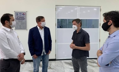 HOY / Intendente de CDE cruzó la frontera para reunirse con su par de Foz de Iguazú y, de paso, visitar un hospital