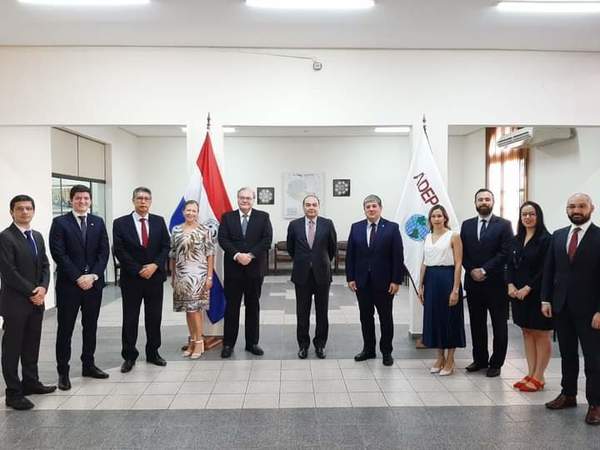 La Asociación de Funcionarios de la Carrera Diplomática y Consular del Paraguay celebra sus 20 años de vida institucional