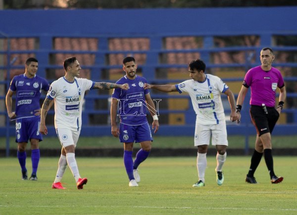 El '12' lastima a Sol de América y sale del fondo de la tabla