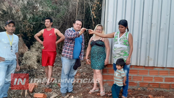 CONSTRUYEN CASA A MUJER EMBARAZADA QUE VIVÍA EN LA INTEMPERIE CON SUS HIJITOS EN MARIA AUXILIADORA