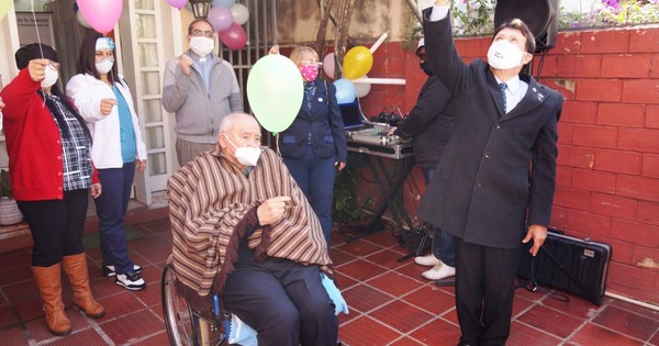 Homenaje a Artemio Bracho, artífice del Día de la Amistad