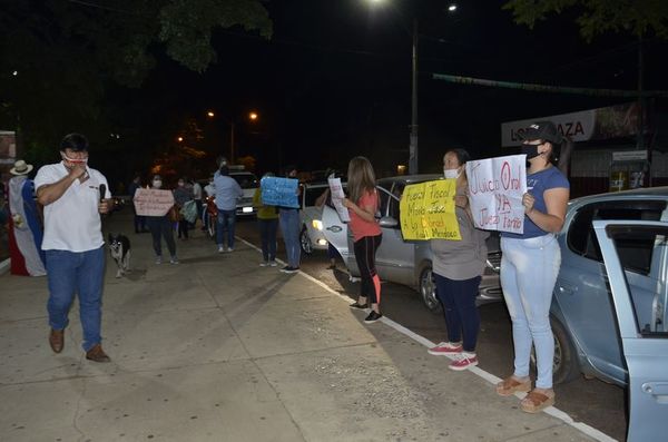 Pobladores de San Antonio salieron a la calle para exigir la intervención de la municipalidad - Nacionales - ABC Color
