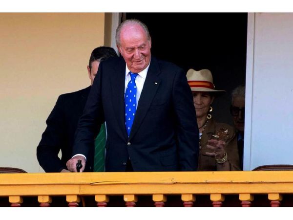 Calma en torno a la urbanización donde estaría Juan Carlos I