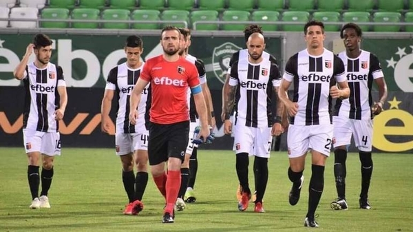 HOY / Bulgaria desafía al COVID-19 y arranca su liga de fútbol con público en los estadios