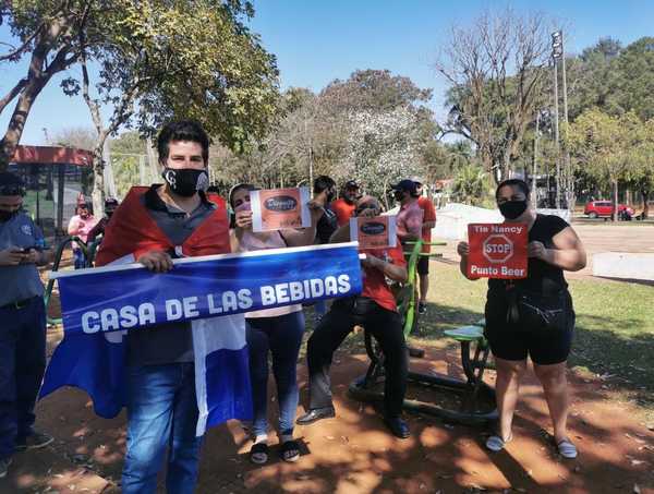 Propietarios de bodegas se movilizaron exigiendo que dejen trabajar a deliverys