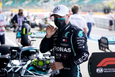 Valtteri Bottas renueva con Mercedes hasta 2021