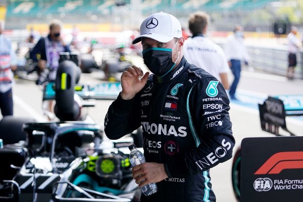 Valtteri Bottas renueva con Mercedes hasta 2021