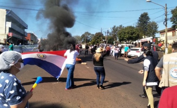 Siguen protestas a esperas del pago de las gratificaciones de salud