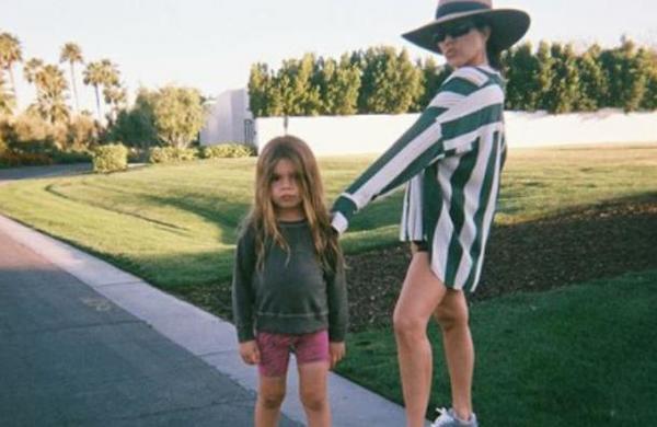 Hijo pequeño de Kourtney Kardashian se rapa la cabeza tras ser criticado por llevar el pelo largo - SNT