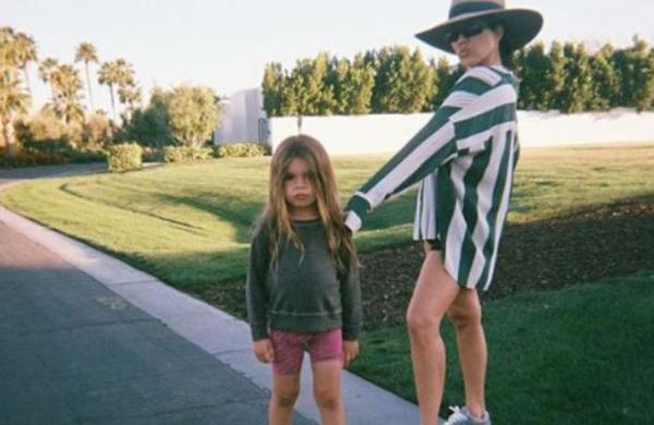 Hijo pequeño de Kourtney Kardashian se rapa la cabeza tras ser criticado por llevar el pelo largo - C9N
