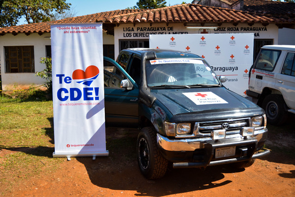 Te Queremos CDE entrega camioneta a la Cruz Roja