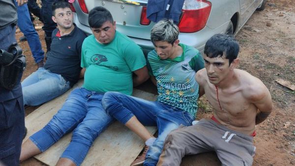 Cuatro detenidos tras intento de asalto a casa de cambio - ABC en el Este - ABC Color