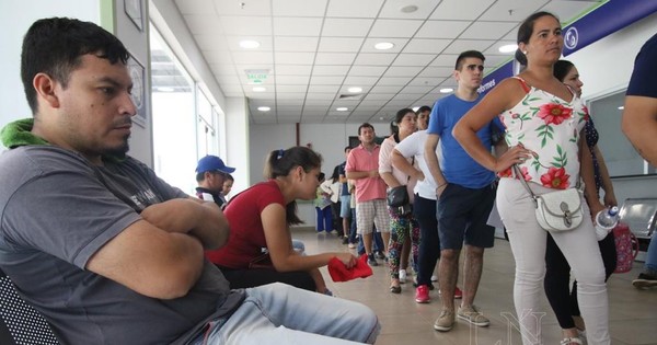 Modo COVID de vestir: “así como vas a la misa bien vestido, andá al IPS”, exige gerente
