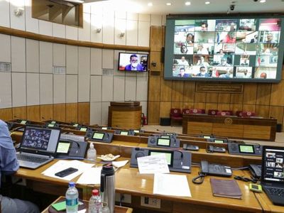Crean comisión para estudiar compras y precios de medicamentos