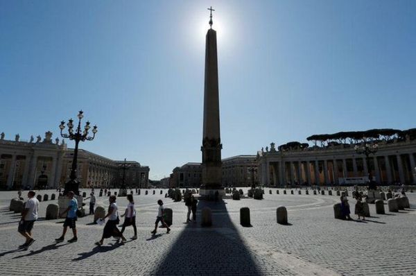 En gran cambio, Papa nombra a seis mujeres para organismo de supervisión financiera del Vaticano