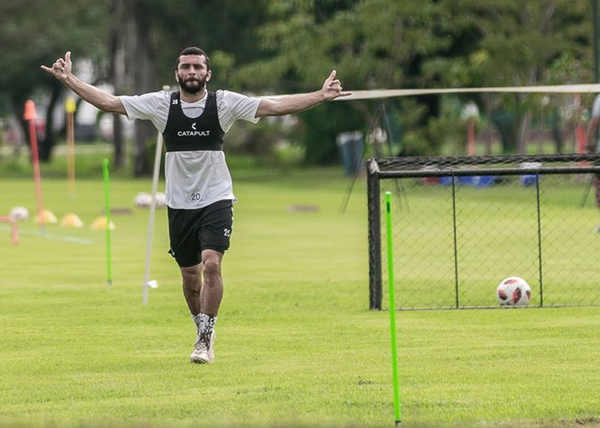 Ramón Díaz espera por Antonio Bareiro