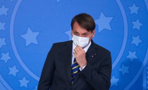HOY / "Lamentamos todas las muertes, pero hay que seguir adelante", dice Bolsonaro