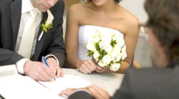 Se casan dos veces con la misma pareja | Crónica