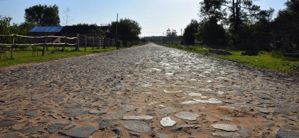 Concluye construcción de empedrado que une a barrios de Ayolas - Digital Misiones