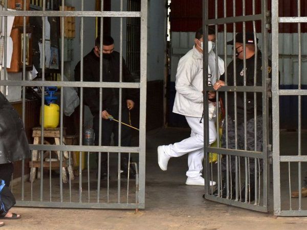 Covid-19 en Tacumbú: suman 38 reclusos y 14 guardias infectados - ADN Paraguayo