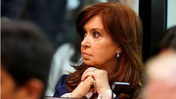 Cristina Kirchner denunció a Google porque figuró como “ladrona de la Nación Argentina”