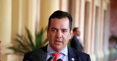 Friedmann usa firmantes falsos para demostrar apoyo