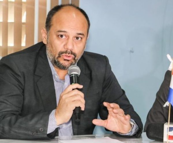 Viceministro de Salud en aislamiento tras presentar síntomas