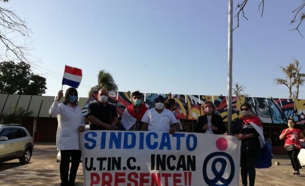 HOY / "Brazos caídos" de funcionarios del INCAN para reclamar pago de gratificación