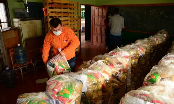 Entregan víveres a escuelas de CDE