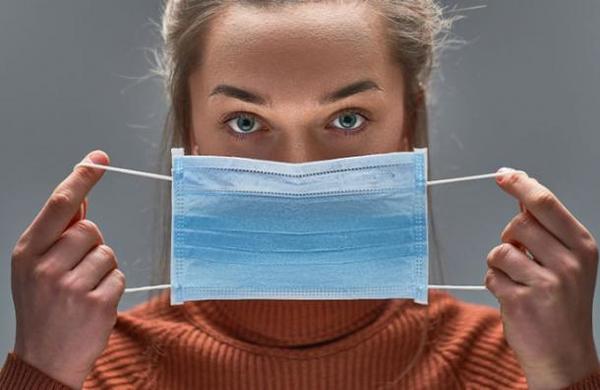 Así debes guardar tu mascarilla cada vez que te la quitas - C9N