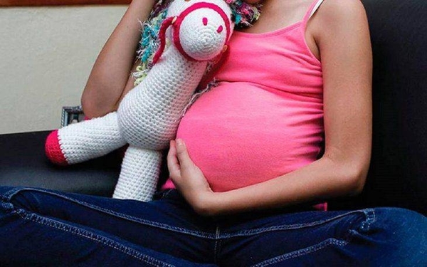HOY / Casi el 20 % de los embarazos pertenecen a niñas y adolescentes