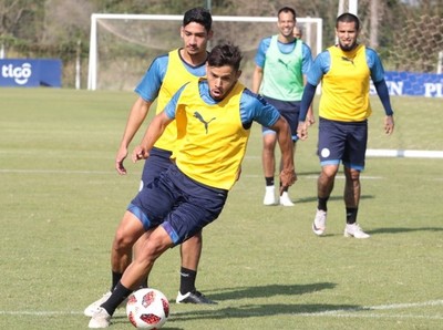Albirrojos culminan ciclo de entrenamientos en Ypané - APF