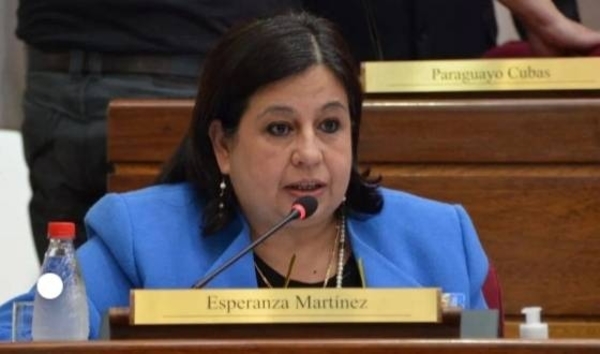 HOY / "Este gobierno actúa con improvisación y por presión" manifestó la senadora Esperanza Martínez