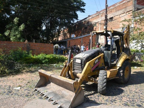 Asunción: Comuna despeja calle ocupada por empresa