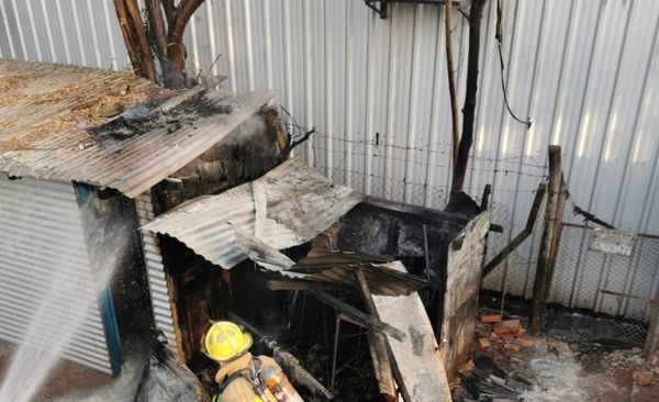 HOY / Se incendian casillas frente al IPS Ingavi