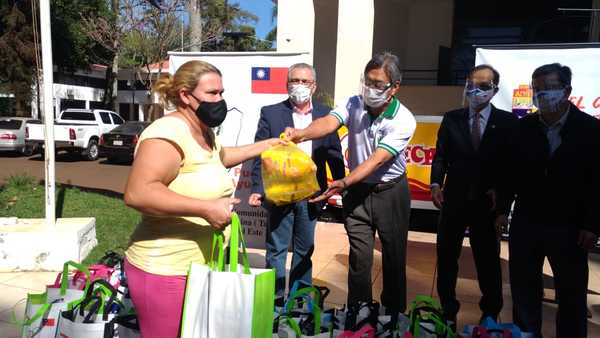 Fondo “Taiwán puede ayudar” dona 100 kitsde alimentos a personas carenciadas del Este