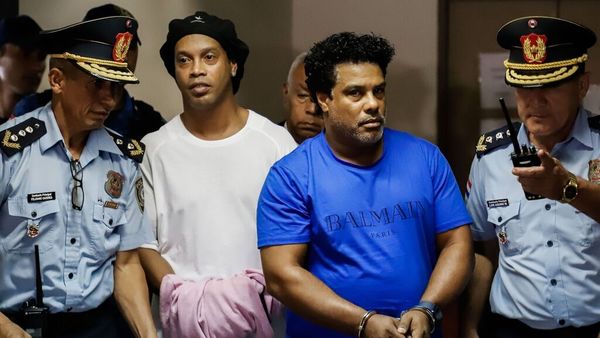 Ronaldinho y su hermano pagarían USD 200.000 para poder regresar a Brasil » Ñanduti