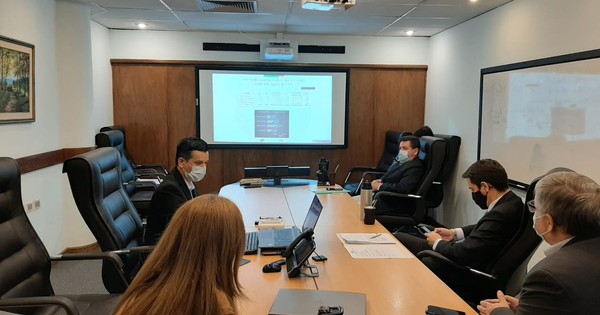 AFD incentiva uso de recursos disponibles a referentes del sector financiero