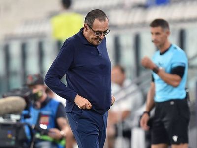 Sarri dice que está "destrozado moralmente", pero que no teme perder puesto