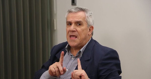 Galeano Perrone afirmó que Friedmann es un estorbo para Abdo Benítez