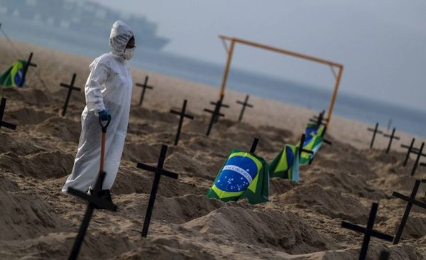 MUNDO | Brasil registra 1.079 nuevas muertes por COVID-19 y el total roza las 100.000