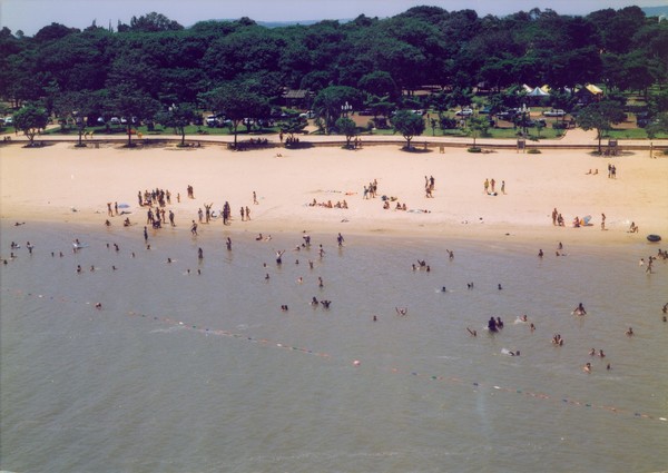 Pirañas atacan a bañistas en playa artificial del LAGO DE ITAIPU