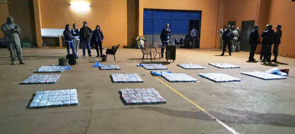 Desarticulan esquema de narcotráfico tras la incautación total de casi 3 toneladas de cocaína.