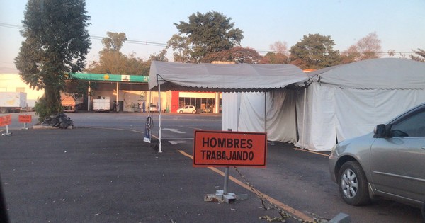 COVID-19: Denuncian que madrugan por turnos pero no hay insumos para test