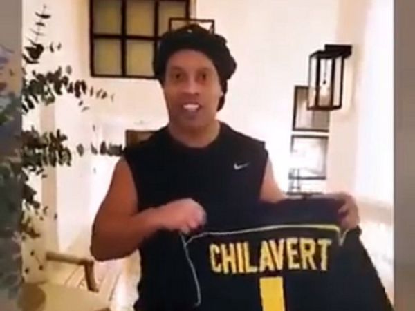 El regalo de Chilavert a Ronaldinho