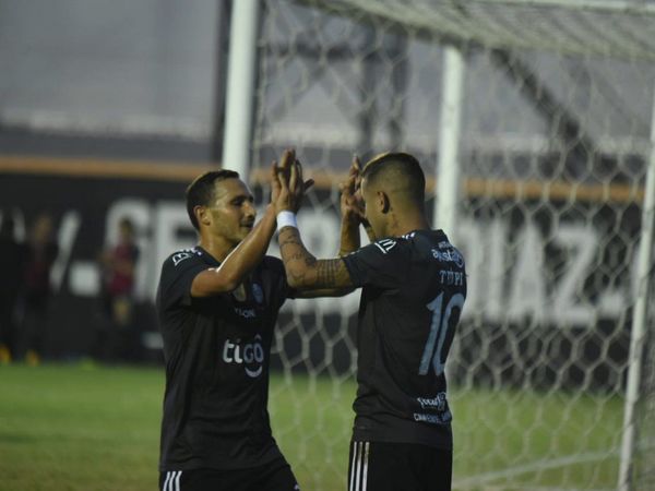 Olimpia gana y se ubica en lo más alto