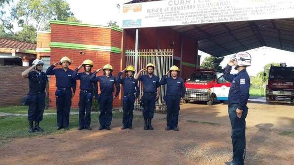 BOMBEROS DE CNEL. BOGADO CUMPLIERON 17 AÑOS DE SERVICIO 