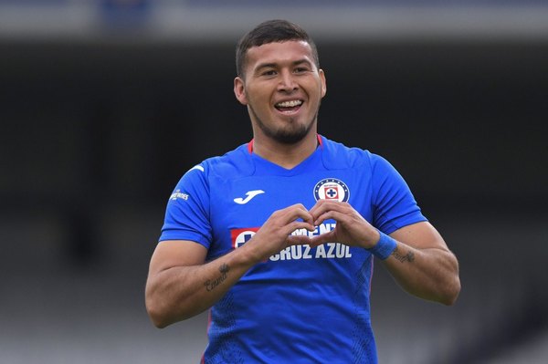 Juan Escobar marcó un golazo y fue figura del Cruz Azul ante León