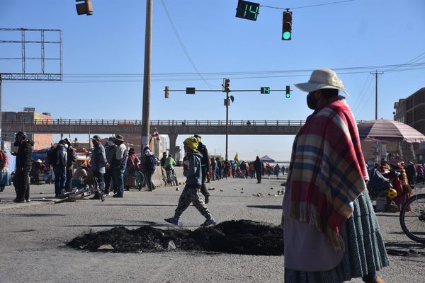 Los intentos de diálogo no rebajan la tensión política y social en Bolivia » Ñanduti
